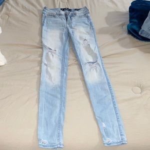 Hollister mid-rise supper skinny Jean size 00S